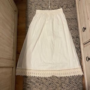 American Eagle White boho skirt sz L
